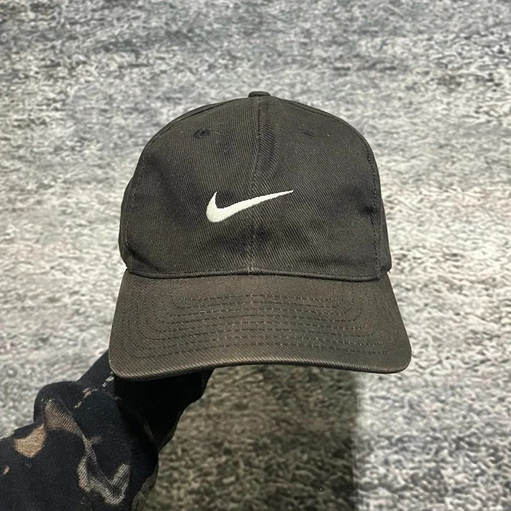 Vintage Nike Swoosh Snapback Hat Black Faded 90s Sporty Adjustable‎ Cap